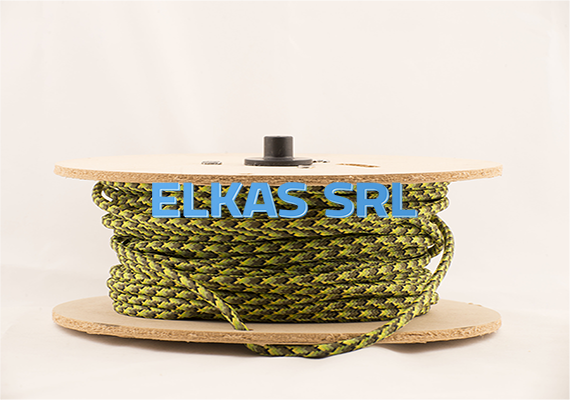 Nossos cabos são certificados. Eles também têm um processo de colagem que os impede de serem desintegrados em sua armadura